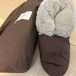 Restoration Hardware Plush Slippers, Luxury Plush Foot Duvet - Woman/Men -medium